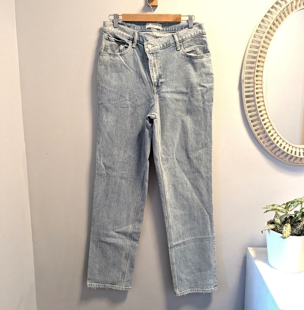 ABERCROMBIE & FITCH The 90s Straight Ultra High Rise Crossover Jeans 31L NWOT
